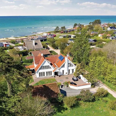 Beautiful In W/ 5 Bedrooms Semesterbostad