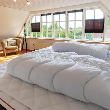 Beautiful In W/ 5 Bedrooms Semesterbostad *