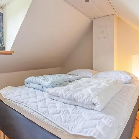 Beautiful In W/ 5 Bedrooms Holiday home