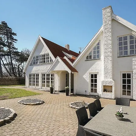 Beautiful In W/ 5 Bedrooms *