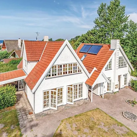 Holiday home Beautiful In W/ 5 Bedrooms *